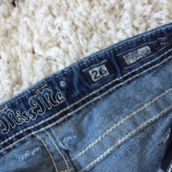 Miss Me Capris - Picture 2 of 2